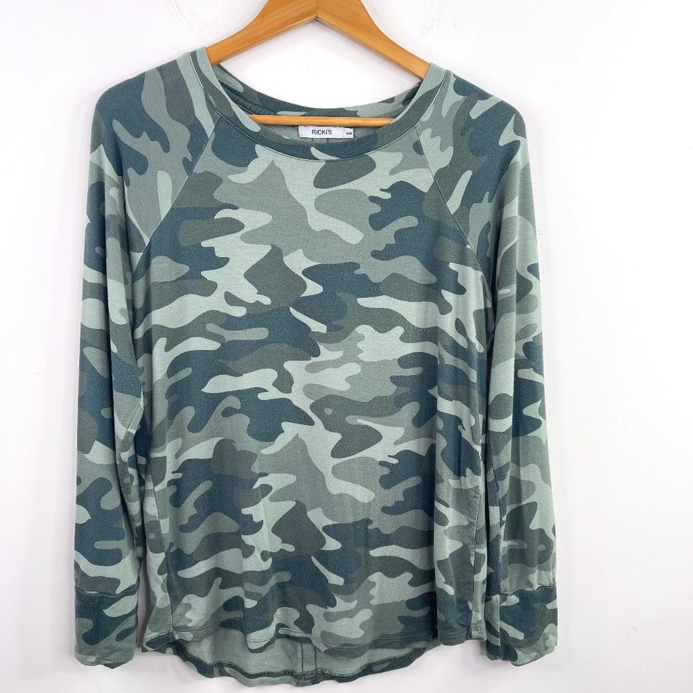 Ricki's Women Green Camouflage Long Sleeve Pullover T Shirt Top Size M